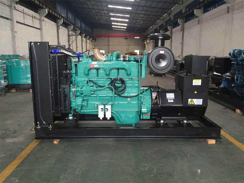 平罗如何判断一个电压表是否具有自动量程切换功能？