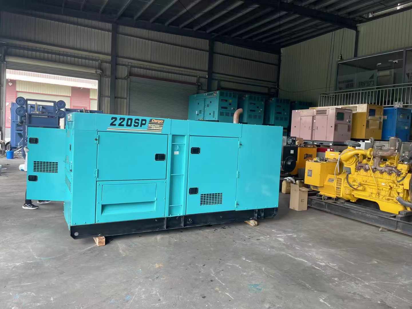 平罗柴油发电机组长期不间断运行时，如何监控其温度和压力？