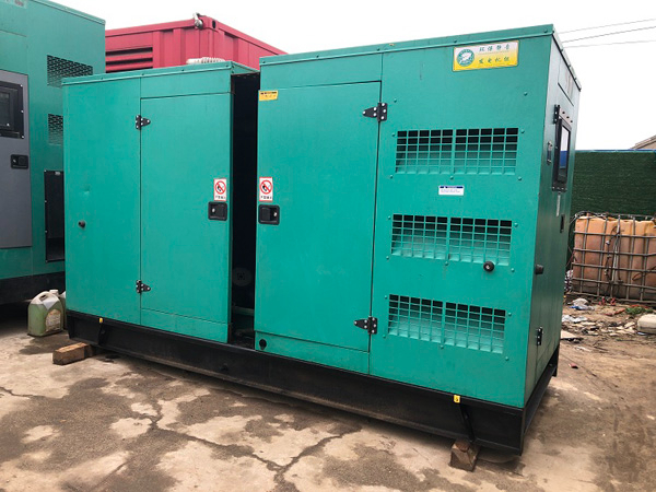 平罗怎样合理控制磷酸铁锂蓄电池的充放电倍率以延长其使用寿命？